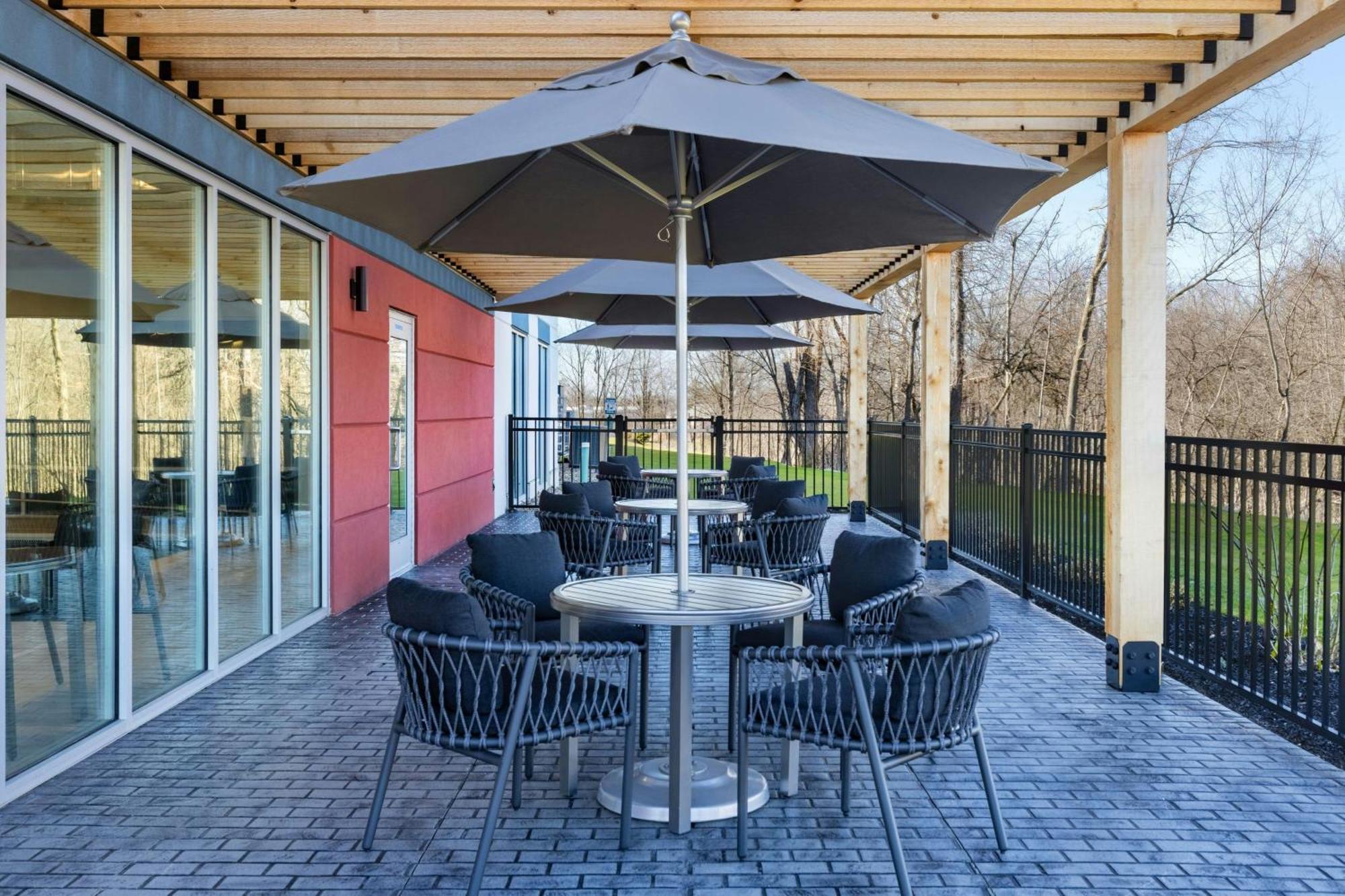 Towneplace Suites By Marriott Geneva At Spire Academy Екстериор снимка