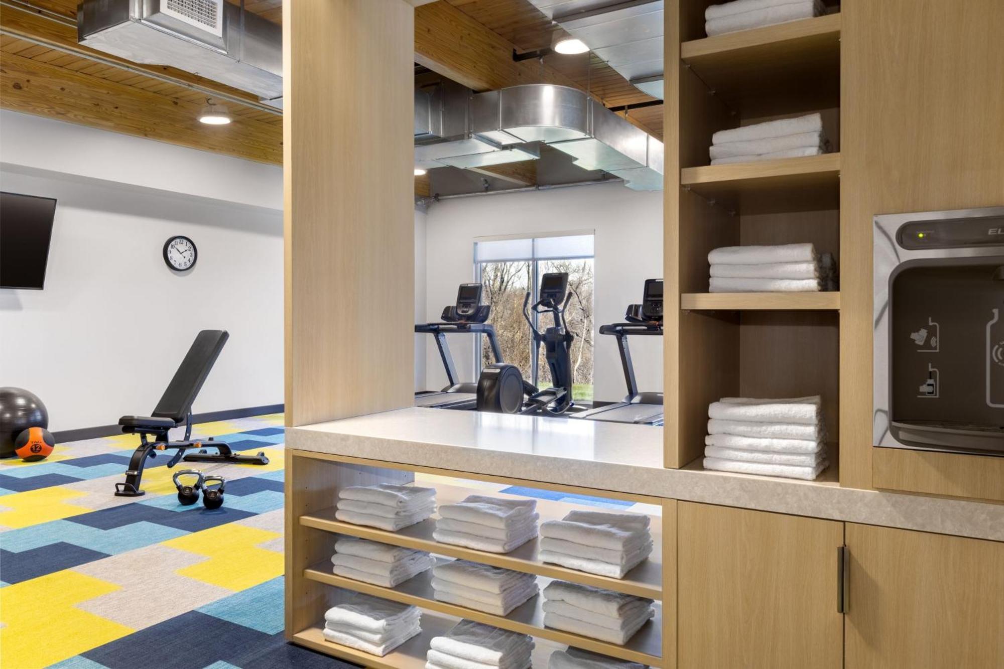 Towneplace Suites By Marriott Geneva At Spire Academy Екстериор снимка