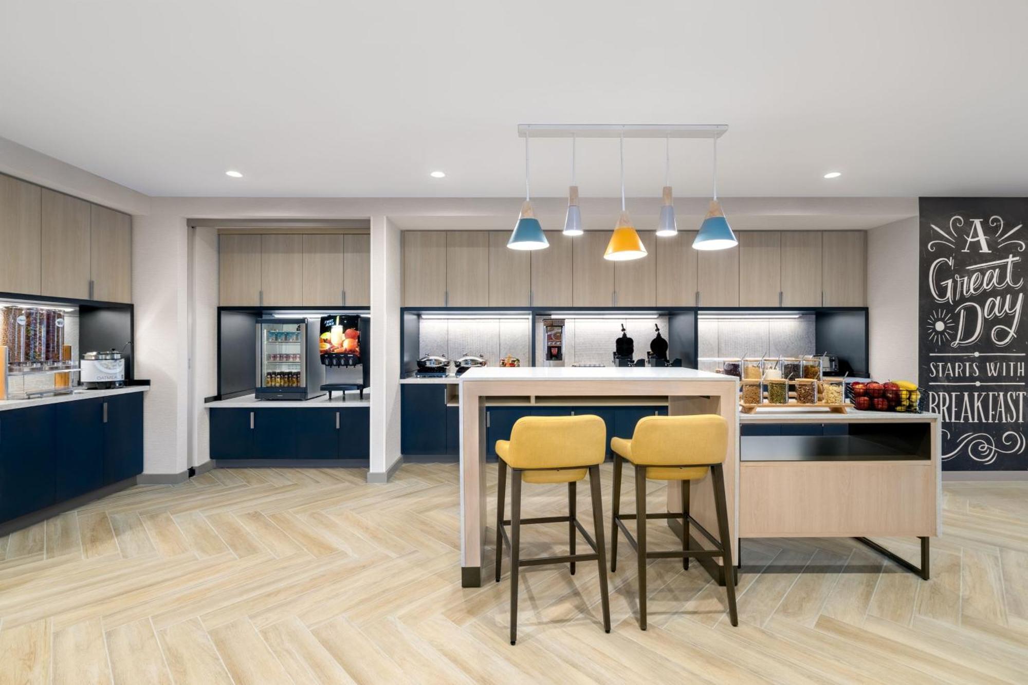 Towneplace Suites By Marriott Geneva At Spire Academy Екстериор снимка